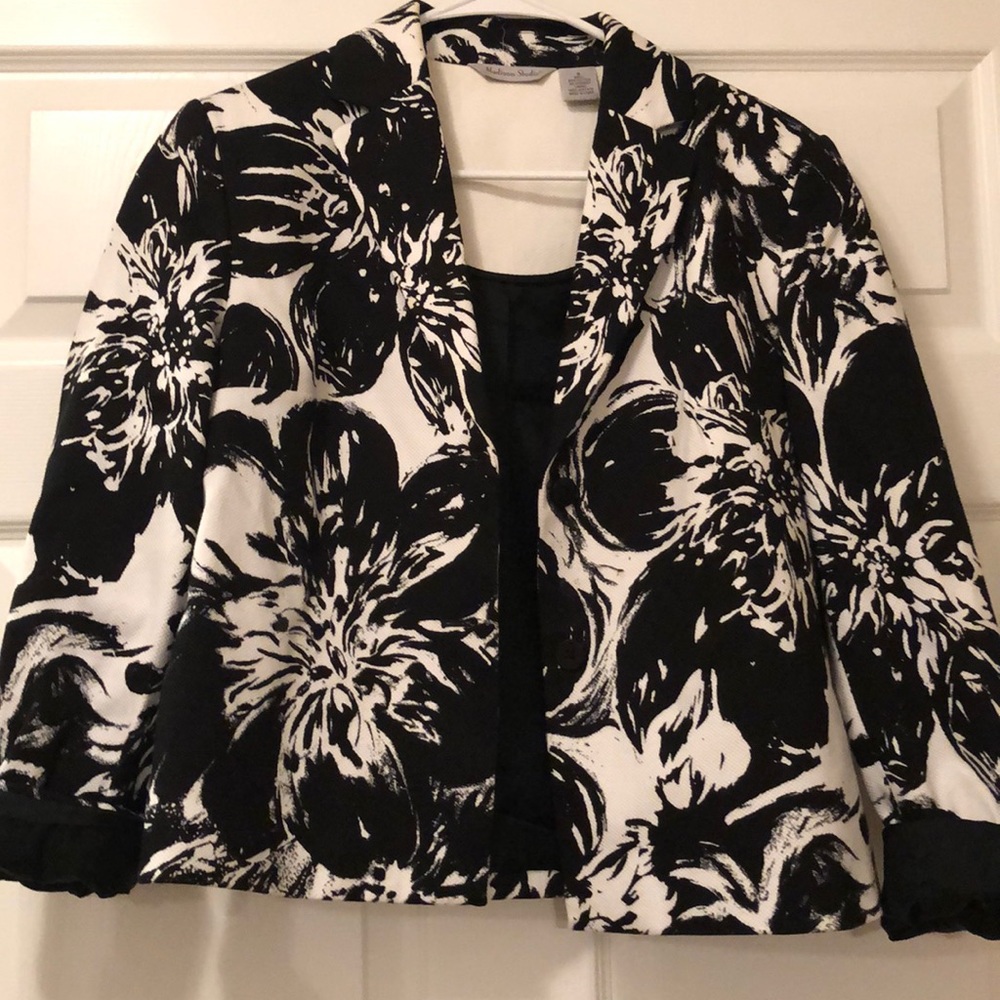 Black and white patterned blazer
